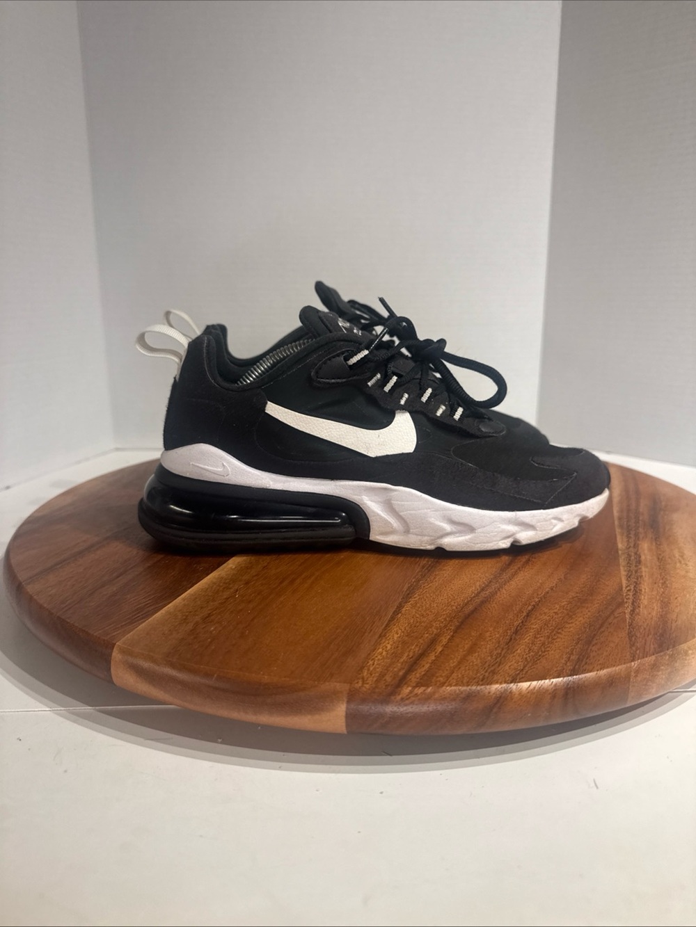 Nike Air Max 270 React Black White Women’s Size 7.5